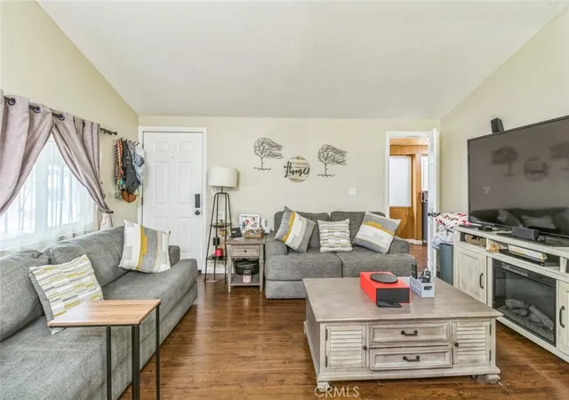 4th image of 8221 Ilex St #10, Fontana, CA 92335 | MLS# SR26040676