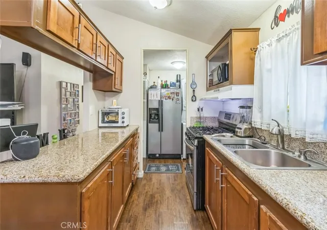 5th image of 8221 Ilex St #10, Fontana, CA 92335 | MLS# SR26040676