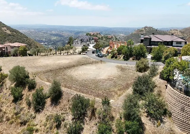 Photo 3 of Land for sale at 18189 El Brazo, Rancho Santa Fe, CA 92067 | MLS# ML82036280 | Listing updated on 2026-10-02