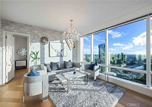 3rd image of 877 Francisco St #4111, Los Angeles, CA 90017 | MLS# TR26042067