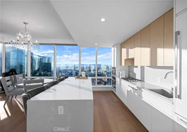 4th image of 877 Francisco St #4111, Los Angeles, CA 90017 | MLS# TR26042067