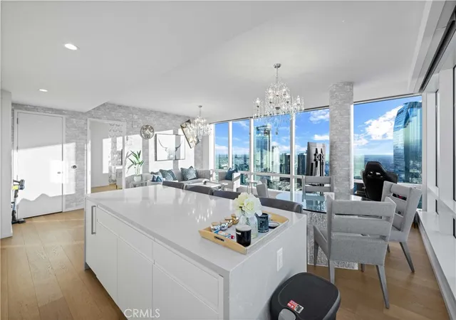 5th image of 877 Francisco St #4111, Los Angeles, CA 90017 | MLS# TR26042067