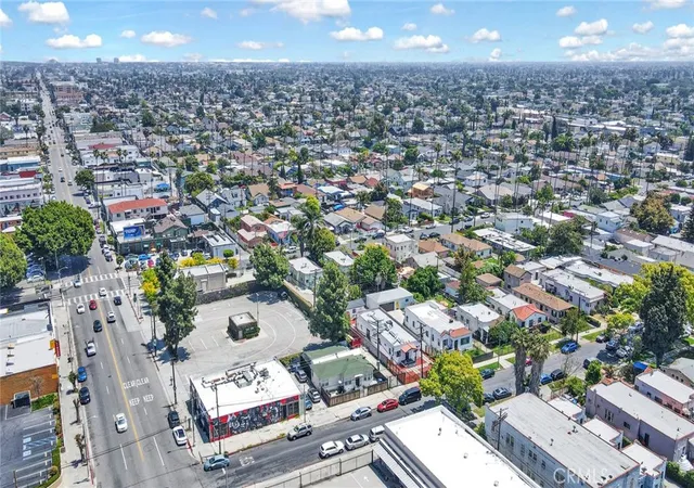 27th image of 3416 11th, Los Angeles, CA 90018 | MLS# SR26042300