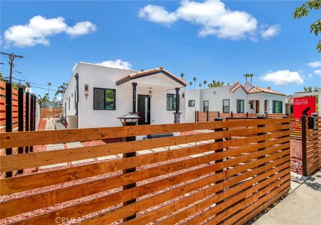 2nd image of 3416 11th, Los Angeles, CA 90018 | MLS# SR26042300