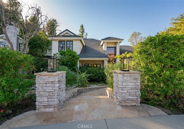 3rd image of 4017 Nogales, Tarzana, CA 91356 | MLS# SR26042328