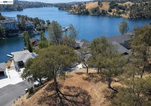 5th image of 512 512 Winchester Way, Copperopolis, CA 95228 | MLS# 41125198