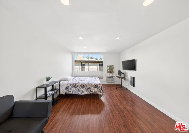 2nd image of 525 S Ardmore Ave #351, Los Angeles, CA 90020 | MLS# 26656939