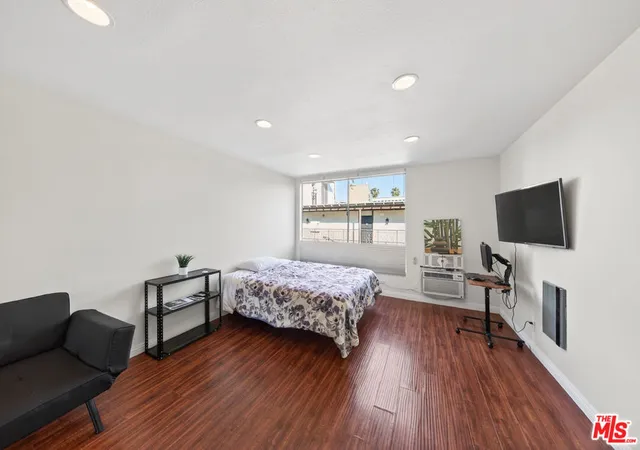3rd image of 525 S Ardmore Ave #351, Los Angeles, CA 90020 | MLS# 26656939
