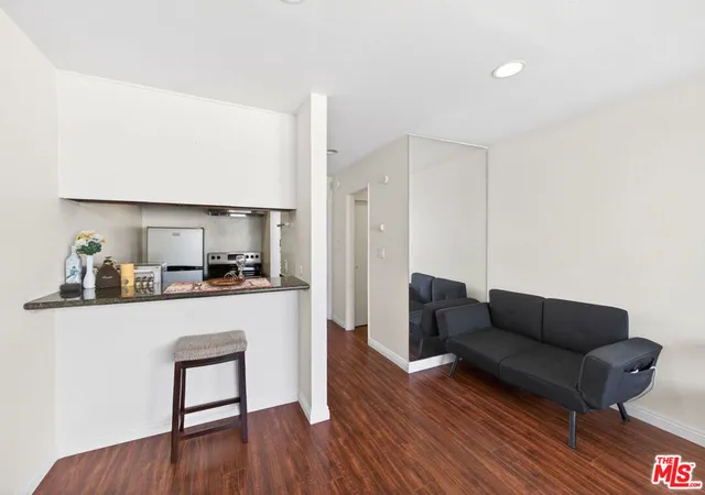 5th image of 525 S Ardmore Ave #351, Los Angeles, CA 90020 | MLS# 26656939