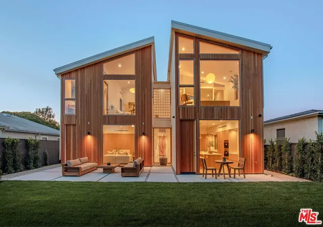 5th image of 12736 Dewey St, Los Angeles, CA 90066 | MLS# 26653537