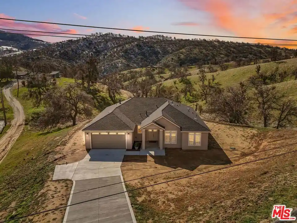Photo 1 of Single family home for sale at 29300 Horsethief Dr, Tehachapi, CA 93561 | MLS# 26656503 | Listing updated on 2026-05-06