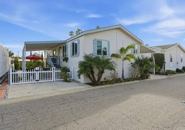 4th image of 200 N El Camino Real #SPC 15, Oceanside, CA 92058 | MLS# NDP2601838