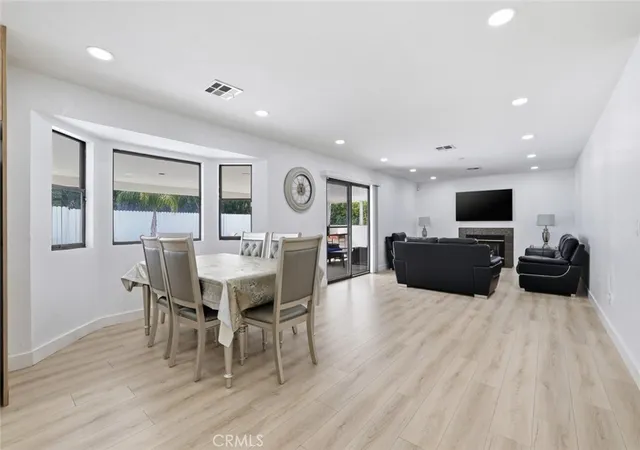 4th image of 2901 E Via Escuela, Palm Springs, CA 92262 | MLS# GD26041962