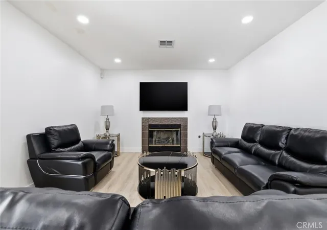 5th image of 2901 E Via Escuela, Palm Springs, CA 92262 | MLS# GD26041962
