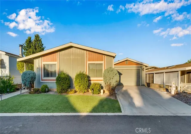 Photo 2 of Manufactured home for sale at 10961 Desert Lawn #166, Calimesa, CA 92320 | MLS# CV26042566 | Listing updated on 2026-09-12