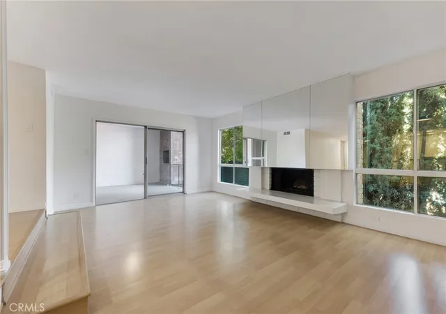 Photo 4 of Sale Pending at 4807 Woodley Ave #208, Encino, CA 91436 | MLS# SR26042281 | Listing updated on 2026-10-06