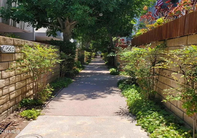 2nd image of 4231 Sarah St, Burbank, CA 91505 | MLS# P1-26020