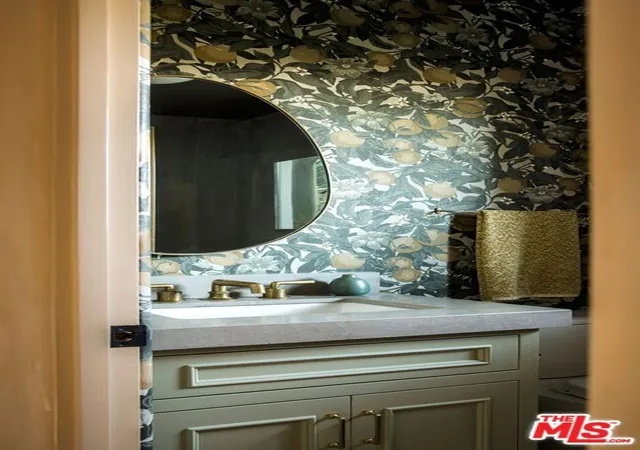 Photo 4 of Sale Pending at 1982 N Normandie Ave, Los Angeles, CA 90027 | MLS# 26657029 | Listing updated on 2026-06-03