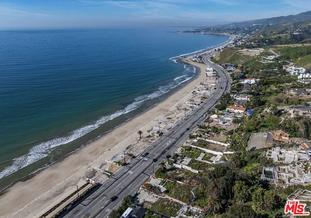 Homes for sale in Malibu, CA | 21465 Pacific Coast Hwy, Malibu, CA 90265 | MLS# 26652961