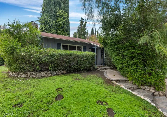 Photo 1 of Sale Pending at 5161 Canoga Ave, Woodland Hills, CA 91364 | MLS# SR26042793 | Listing updated on 2026-04-23