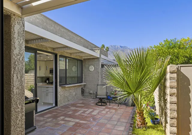 Photo 3 of Condo for sale at 1715 E El Alameda, Palm Springs, CA 92262 | MLS# 219143882DA | Listing updated on 2026-09-22