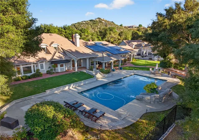 Photo 3 of Mansion for sale at 40833 Calle Bandido, Murrieta, CA 92562 | MLS# SW26043191 | Listing updated on 2026-10-06