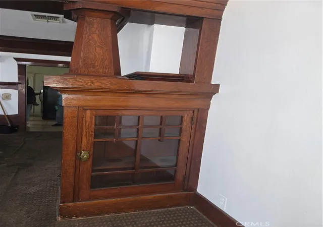 Photo 3 of Sale Pending at 555 West 43rd, Los Angeles, CA 90037 | MLS# IN26043215 | Listing updated on 2026-09-09