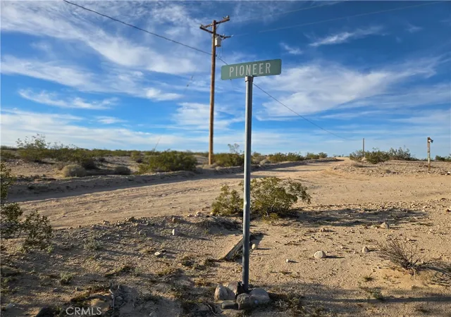 Homes for sale in Twentynine Palms, CA | 68243 Pioneer Trl, Twentynine Palms, CA 92277 | MLS# CV26043209