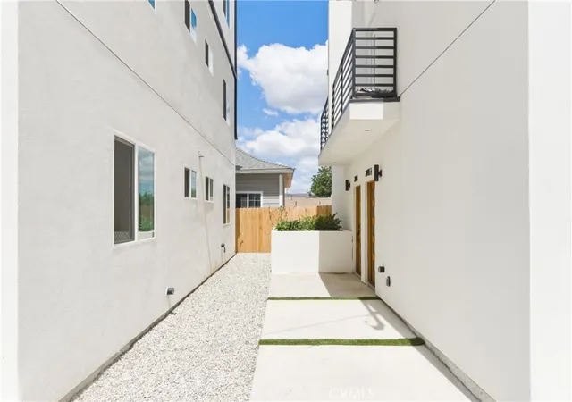 3rd image of 2843 Folsom, Los Angeles, CA 90033 | MLS# DW26043351