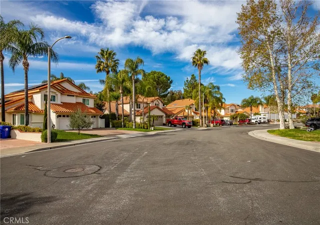 3rd image of 24910 Chicory Ct, Stevenson Ranch, CA 91381 | MLS# IV26041813