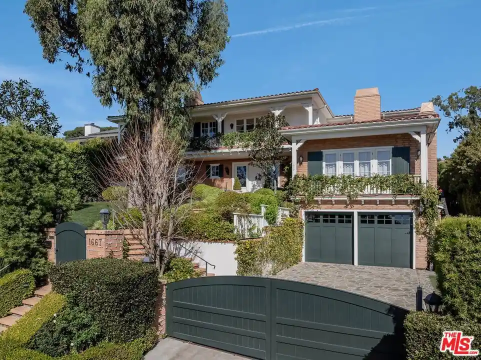 Photo 1 of Mansion for sale at 1667 Amalfi Dr, Pacific Palisades, CA 90272 | MLS# 26656343 | Listing updated on 2026-08-28