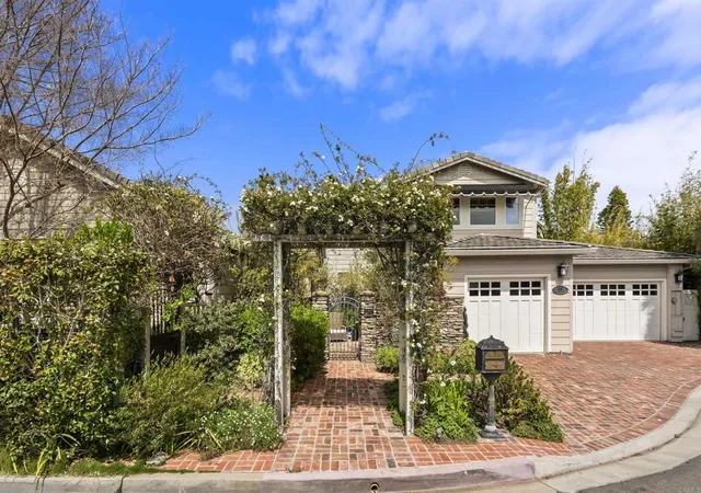 1st image of 2830 Noren Pl, San Diego, CA 92106 | MLS# PTP2601520