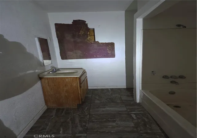 Photo 12 of Sale Pending at 11727 Alabama, Los Angeles, CA 90059 | MLS# SR26043734 | Listing updated on 2026-09-16