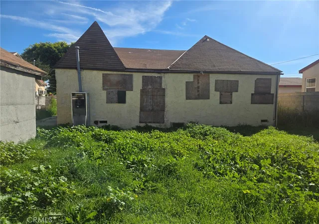 Photo 2 of Sale Pending at 11727 Alabama, Los Angeles, CA 90059 | MLS# SR26043734 | Listing updated on 2026-09-16