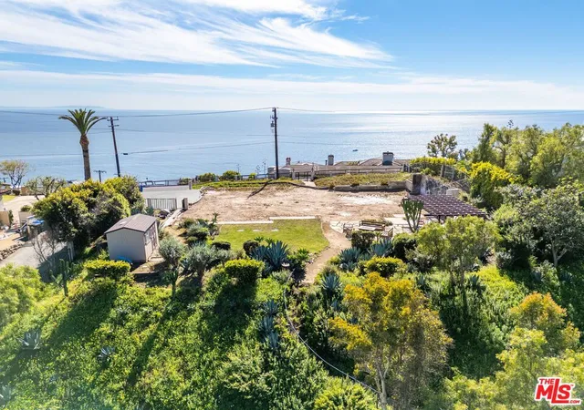 Photo 1 of Sale Pending at 21535 Deerpath Ln, Malibu, CA 90265 | MLS# 26657625 | Listing updated on 2026-04-15