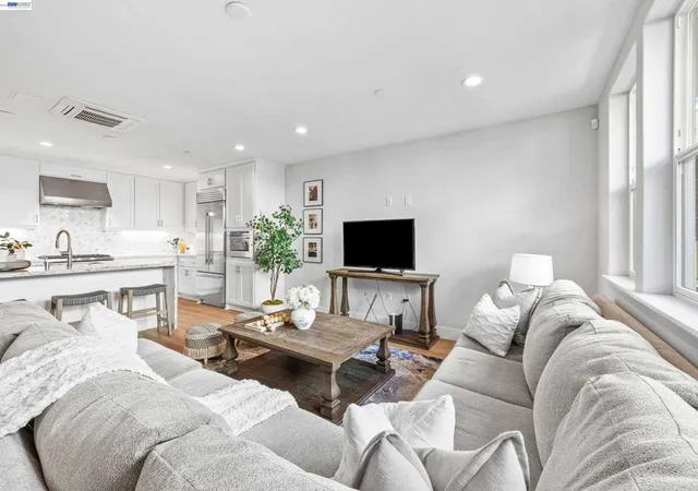 Photo 3 of Townhouse for sale at 1045 Spiedini Ter, San Ramon, CA 94583 | MLS# 41125444 | Listing updated on 2026-06-29