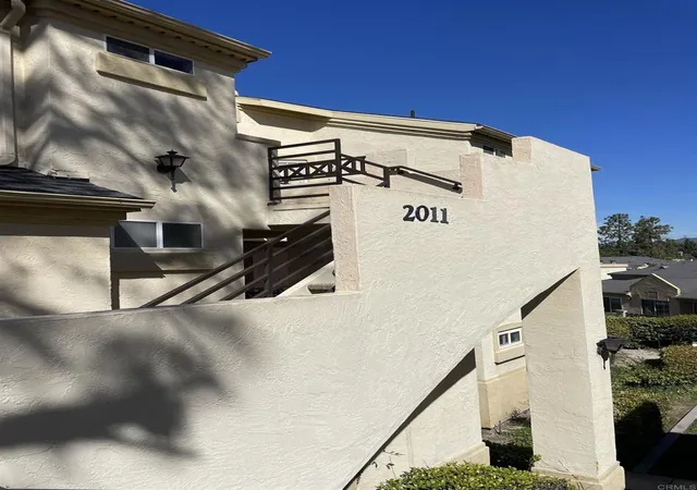 Photo 5 of Condo for sale at 2011 Lakeridge Cir #304, Chula Vista, CA 91913 | MLS# PTP2601527 | Listing updated on 2026-07-17