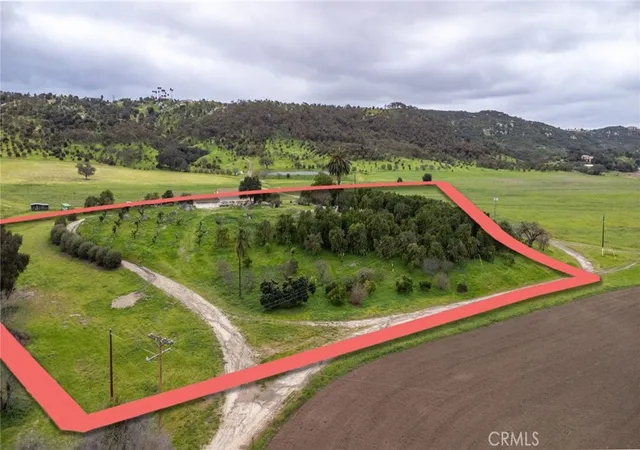 3rd image of 15300 Round Tree Rd, Valley Center, CA 92082 | MLS# OC26041016