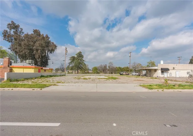 1st image of 217 Niles Pl, Bakersfield, CA 93305 | MLS# NS26043693