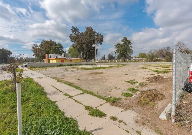 Photo 4 of Land for sale at 217 Niles Pl, Bakersfield, CA 93305 | MLS# NS26043693 | Listing updated on 2026-02-28