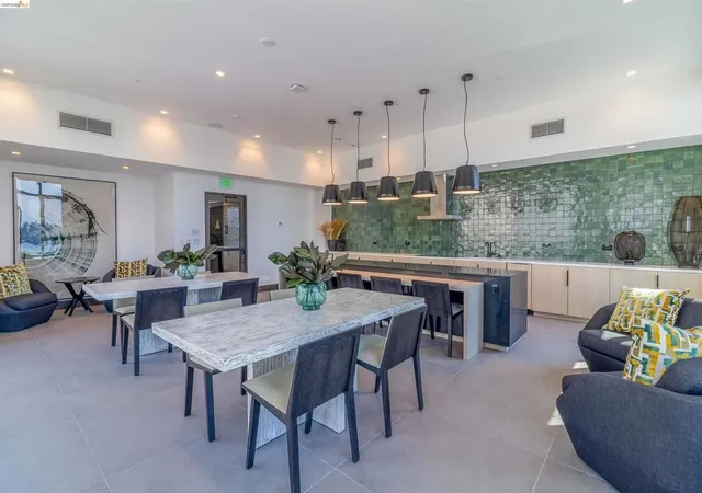 2nd image of 260 260 Brooklyn Basin Wy, Oakland, CA 94606