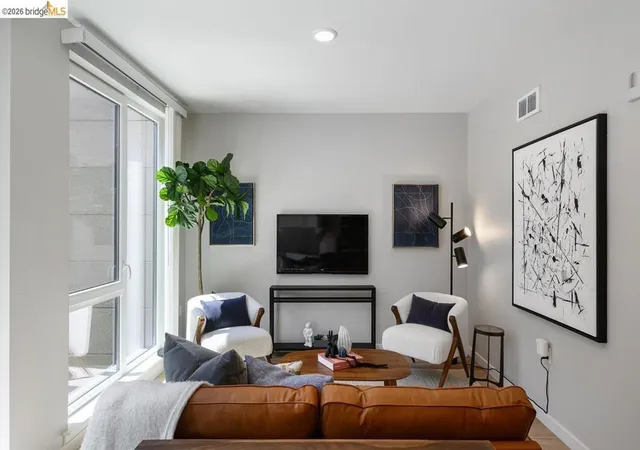 3rd image of 260 260 Brooklyn Basin Way #452, Oakland, CA 94606 | MLS# 41125503