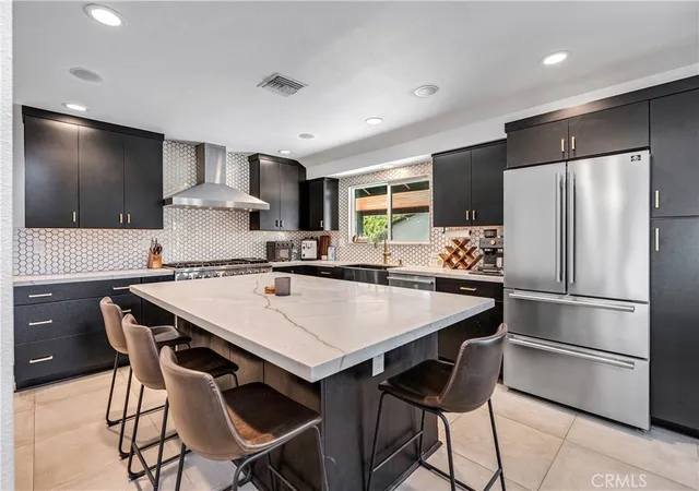 Photo 2 of Single family home for sale at 7702 De Soto, Canoga Park, CA 91304 | MLS# SR26043894 | Listing updated on 2026-10-06