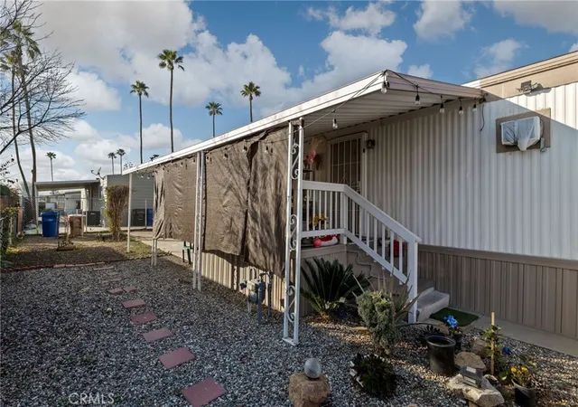 Homes for sale in Bakersfield, CA | 285 Florence Lane, Bakersfield, CA 93308 | MLS# SR26044365