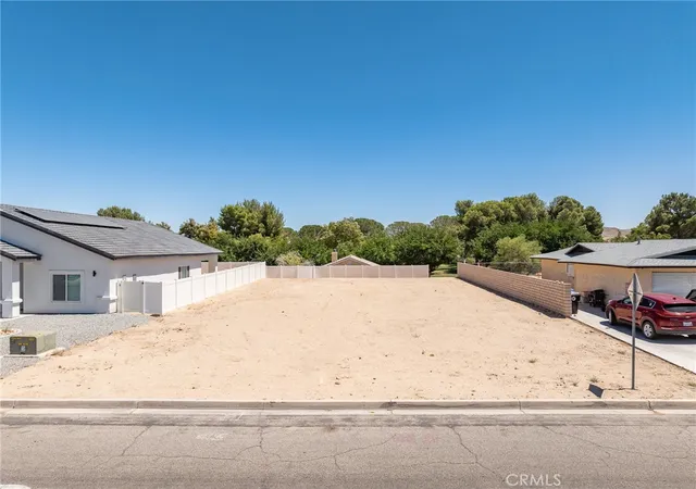 4th image of 26701 Blue Water Rd, Helendale, CA 92342 | MLS# HD26044436