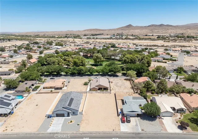 5th image of 26701 Blue Water Rd, Helendale, CA 92342 | MLS# HD26044436