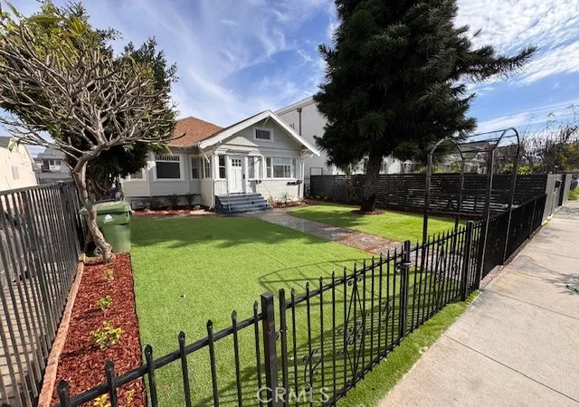 1st image of 1334 S Berendo St, Los Angeles, CA 90006 | MLS# CV26044239