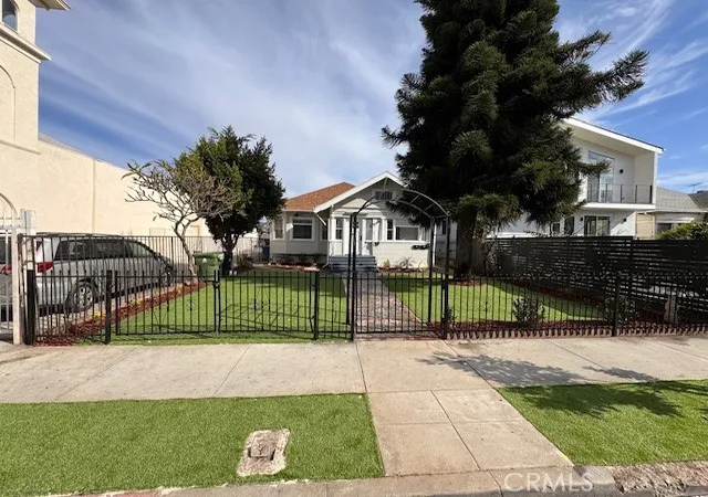 3rd image of 1334 S Berendo St, Los Angeles, CA 90006 | MLS# CV26044239