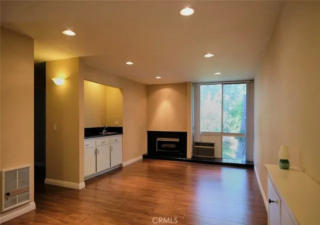3rd image of 3601 W Hidden Ln #121, Rolling Hills Estates, CA 90274 | MLS# CV26039377