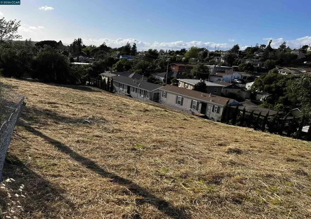2nd image of 332 332 Home Acres Ave, Vallejo, CA 94591 | MLS# 41125572